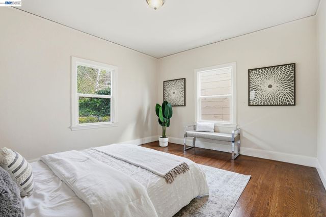 1424 Hampel St, Oakland, CA 94602