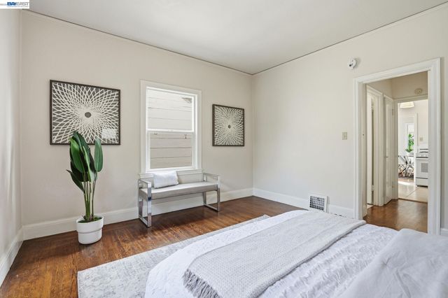 1424 Hampel St, Oakland, CA 94602