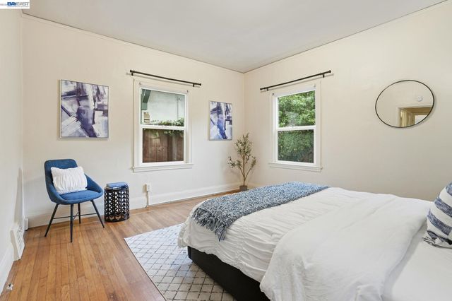 1424 Hampel St, Oakland, CA 94602