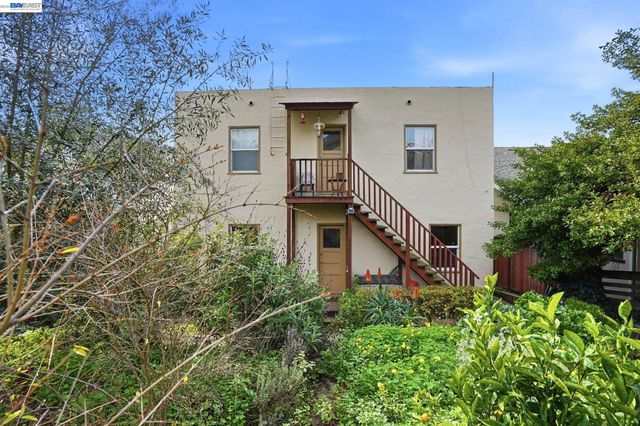 1424 Hampel St, Oakland, CA 94602