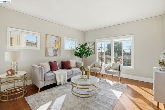 1424 Hampel St, Oakland, CA 94602