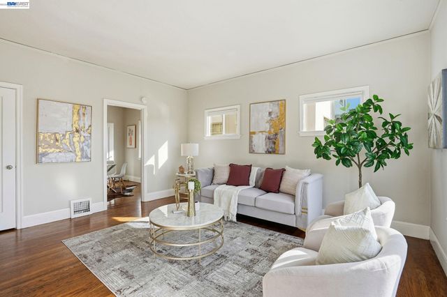 1424 Hampel St, Oakland, CA 94602