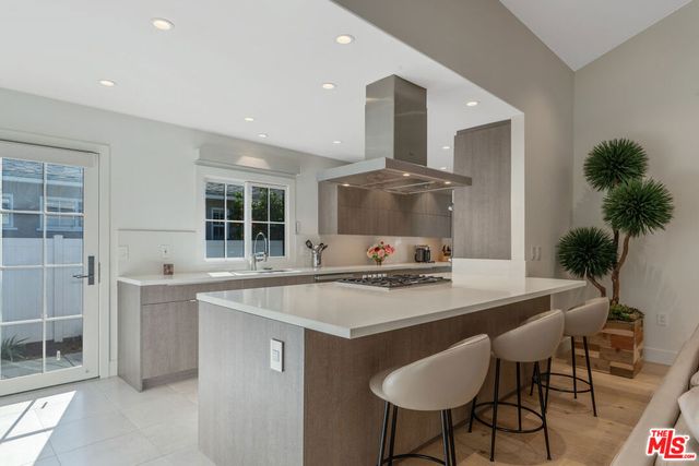 4518 Varna Avenue, Sherman Oaks, CA 91423