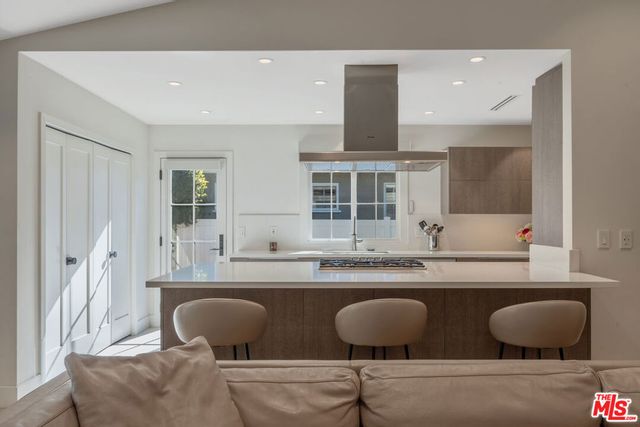 4518 Varna Avenue, Sherman Oaks, CA 91423