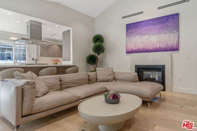 4518 Varna Avenue, Sherman Oaks, CA 91423