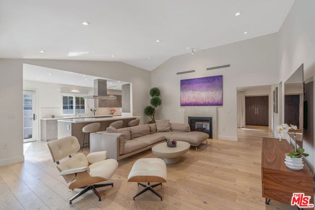 4518 Varna Avenue, Sherman Oaks, CA 91423