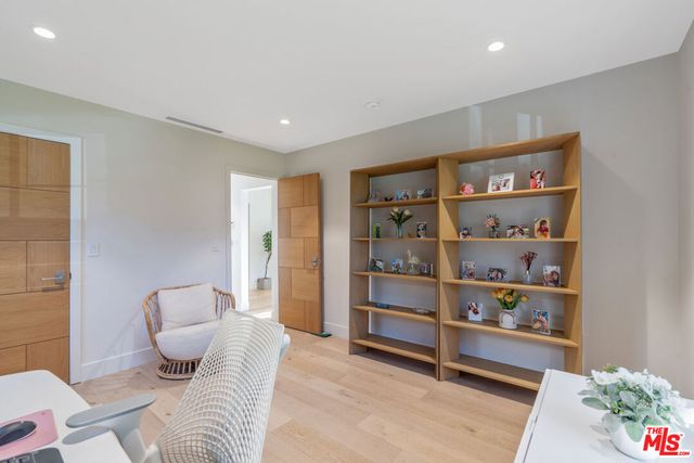 4518 Varna Avenue, Sherman Oaks, CA 91423