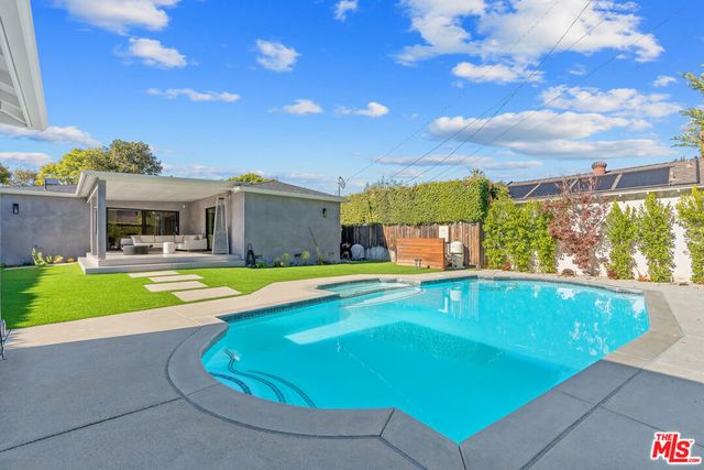 4518 Varna Avenue, Sherman Oaks, CA 91423