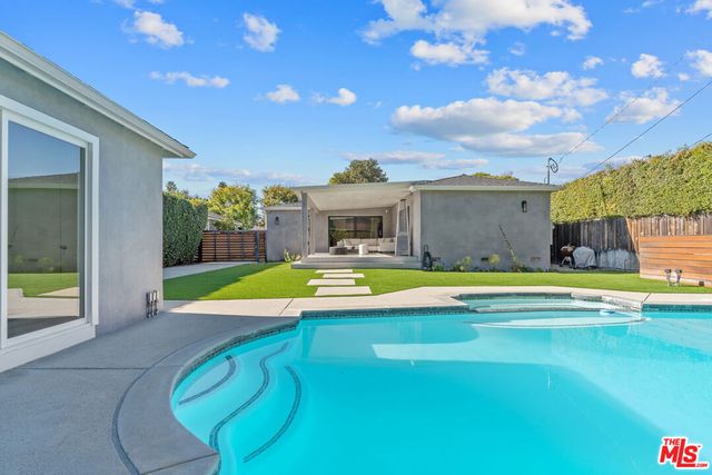 4518 Varna Avenue, Sherman Oaks, CA 91423