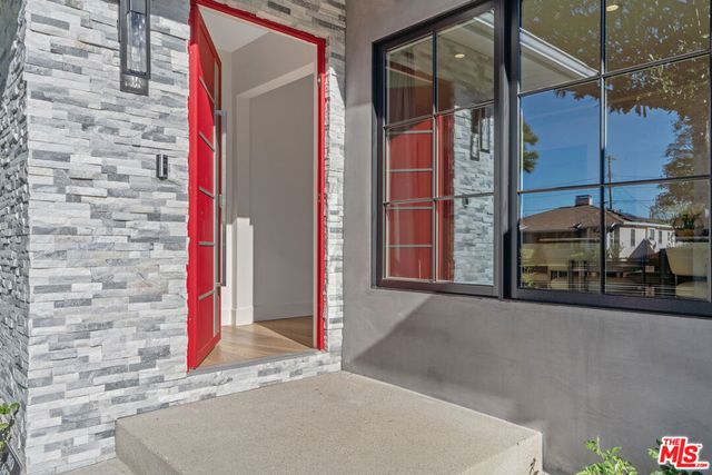 4518 Varna Avenue, Sherman Oaks, CA 91423