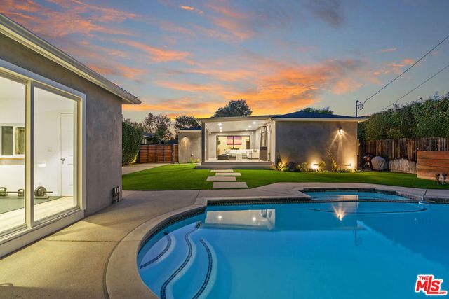 4518 Varna Avenue, Sherman Oaks, CA 91423