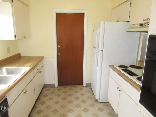 10405 N 22ND STREET, Tampa, FL 33612