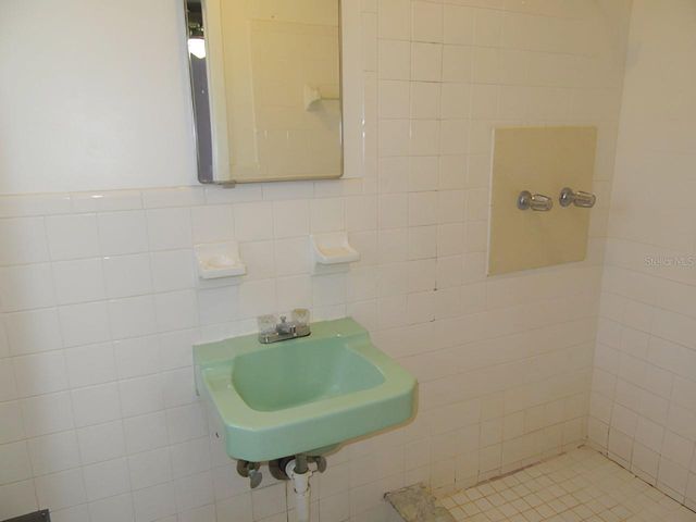 10405 N 22ND STREET, Tampa, FL 33612