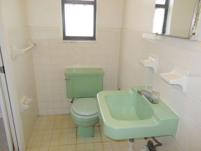 10405 N 22ND STREET, Tampa, FL 33612