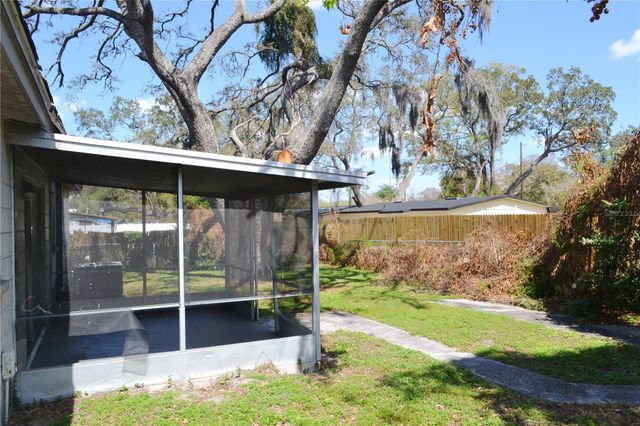 10405 N 22ND STREET, Tampa, FL 33612