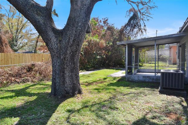 10405 N 22ND STREET, Tampa, FL 33612