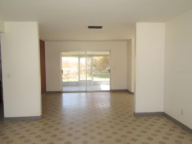 10405 N 22ND STREET, Tampa, FL 33612