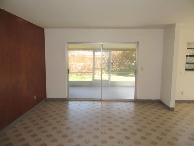 10405 N 22ND STREET, Tampa, FL 33612