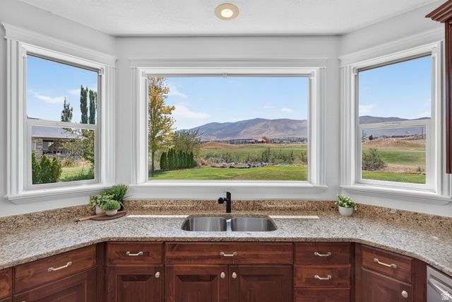 94 E SEVEN IRON CT, Saratoga Springs, UT 84045