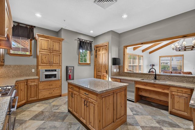 94 E SEVEN IRON CT, Saratoga Springs, UT 84045