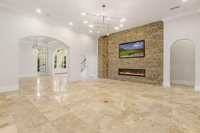 98 W Ambassador Bend, The Woodlands, TX 77382