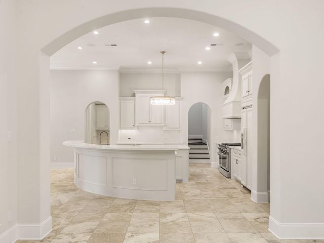 98 W Ambassador Bend, The Woodlands, TX 77382