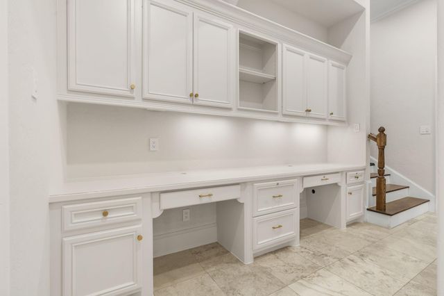98 W Ambassador Bend, The Woodlands, TX 77382