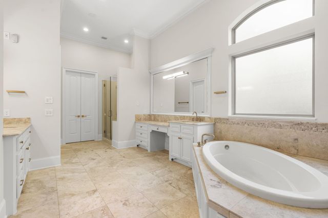 98 W Ambassador Bend, The Woodlands, TX 77382
