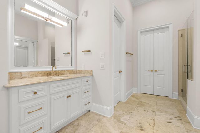 98 W Ambassador Bend, The Woodlands, TX 77382