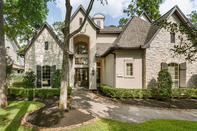 98 W Ambassador Bend, The Woodlands, TX 77382