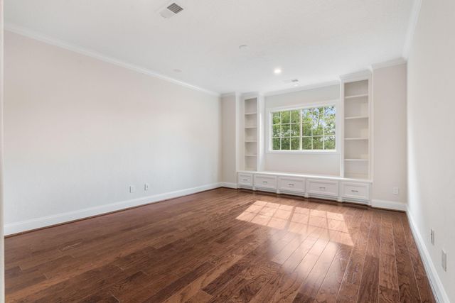 98 W Ambassador Bend, The Woodlands, TX 77382