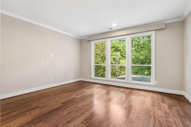 98 W Ambassador Bend, The Woodlands, TX 77382