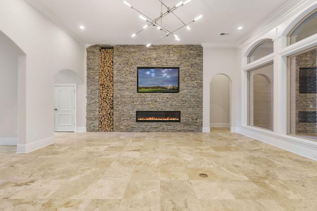 98 W Ambassador Bend, The Woodlands, TX 77382