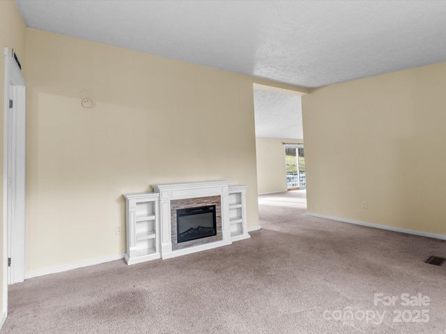 205 Kirk Way, Candler, NC 28715