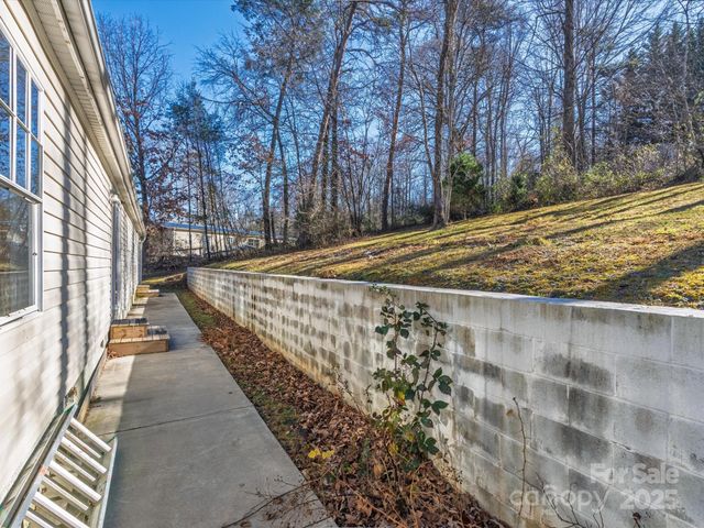 205 Kirk Way, Candler, NC 28715