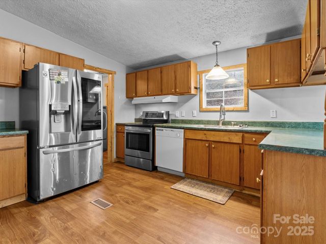 205 Kirk Way, Candler, NC 28715