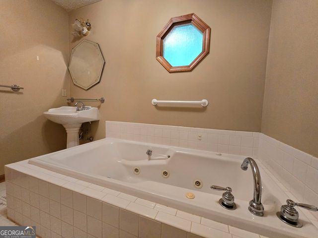 231 Orrs School Road, Jefferson, GA 30549