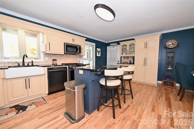 3768 Glenn Oaks Drive, Maiden, NC 28650