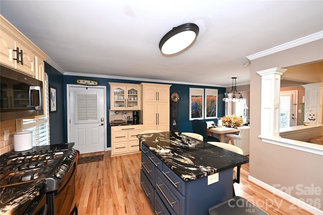 3768 Glenn Oaks Drive, Maiden, NC 28650