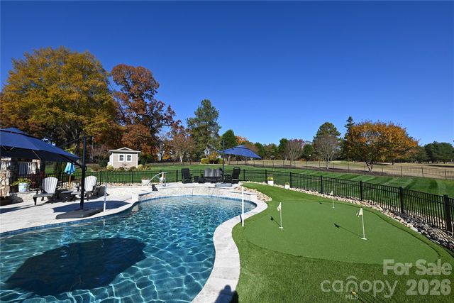 3768 Glenn Oaks Drive, Maiden, NC 28650