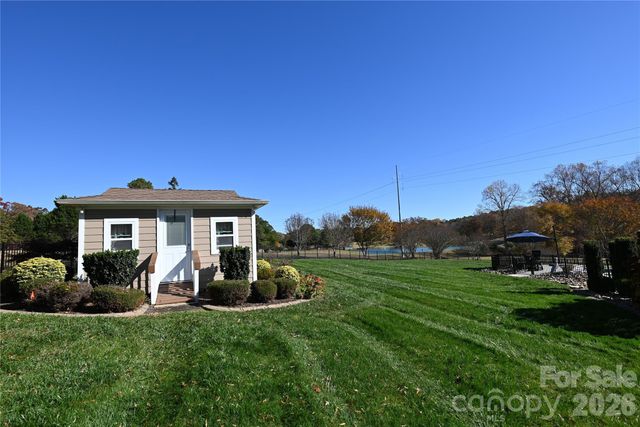 3768 Glenn Oaks Drive, Maiden, NC 28650