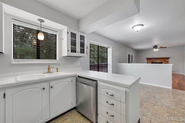 5116 Suson Oaks Court, St Louis, MO 63128