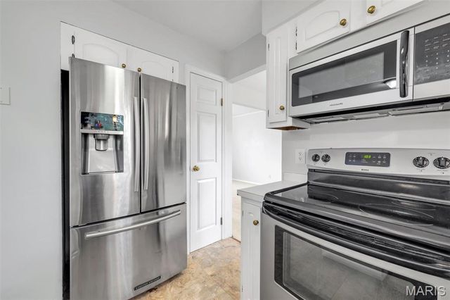 5116 Suson Oaks Court, St Louis, MO 63128