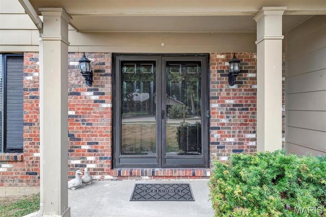 5116 Suson Oaks Court, St Louis, MO 63128