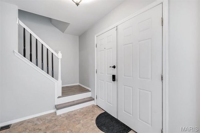 5116 Suson Oaks Court, St Louis, MO 63128