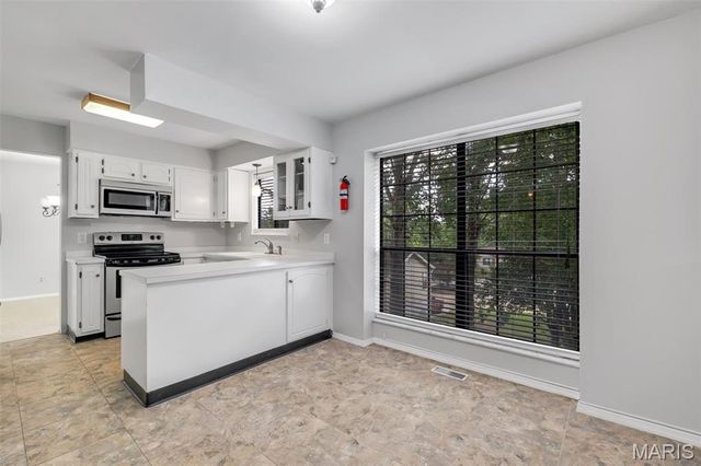 5116 Suson Oaks Court, St Louis, MO 63128