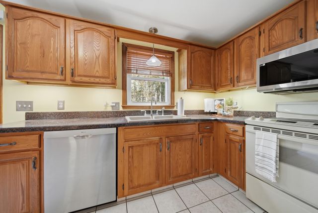 27 Winslow Farm Road, Hudson, NH 03051