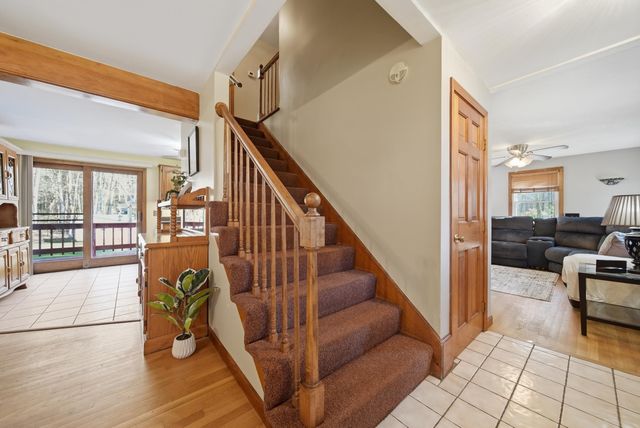 27 Winslow Farm Road, Hudson, NH 03051