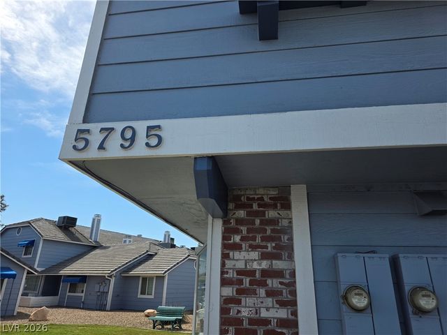 5795 Medallion Drive 202, Las Vegas, NV 89122