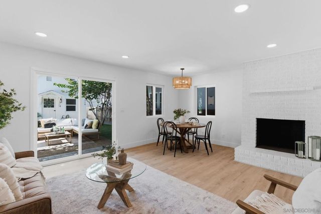 713 719 D AVENUE, Coronado, CA 92118